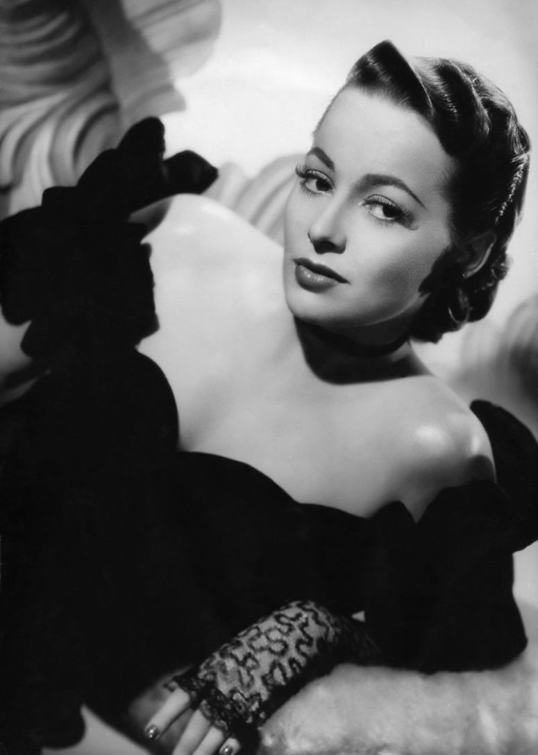 Olivia De Havilland eyes5